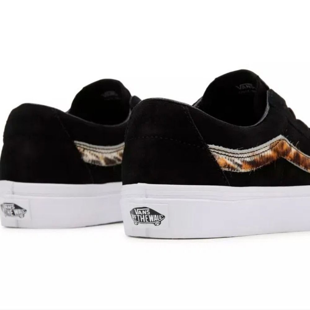 Vans Soft Suede SK8 Low Shoes - Picture 6 of 12
